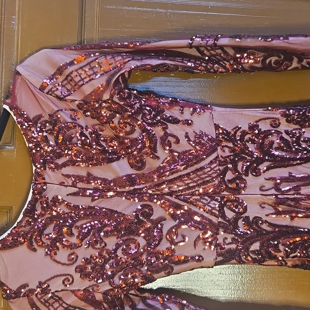 Fashion Nova-Burgundy cutout sequin gown with cream lining Sz XS NWT. - Picture 11 of 15